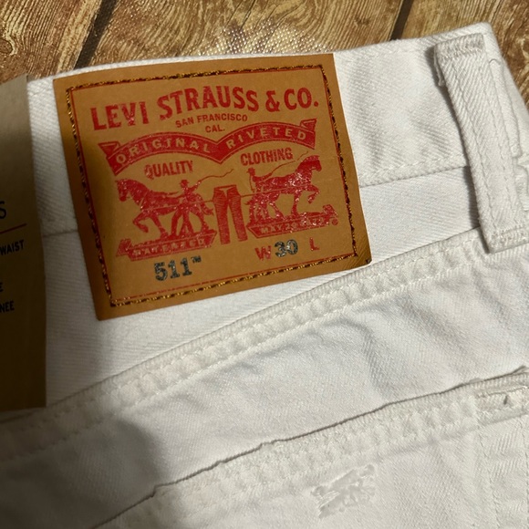 NEW LEVIS levi's 511 jean shorts size 30 SLIM white RIPPED SHREDDED - Picture 3 of 4